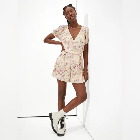 American eagle floral romper size L - Picture 1 of 11